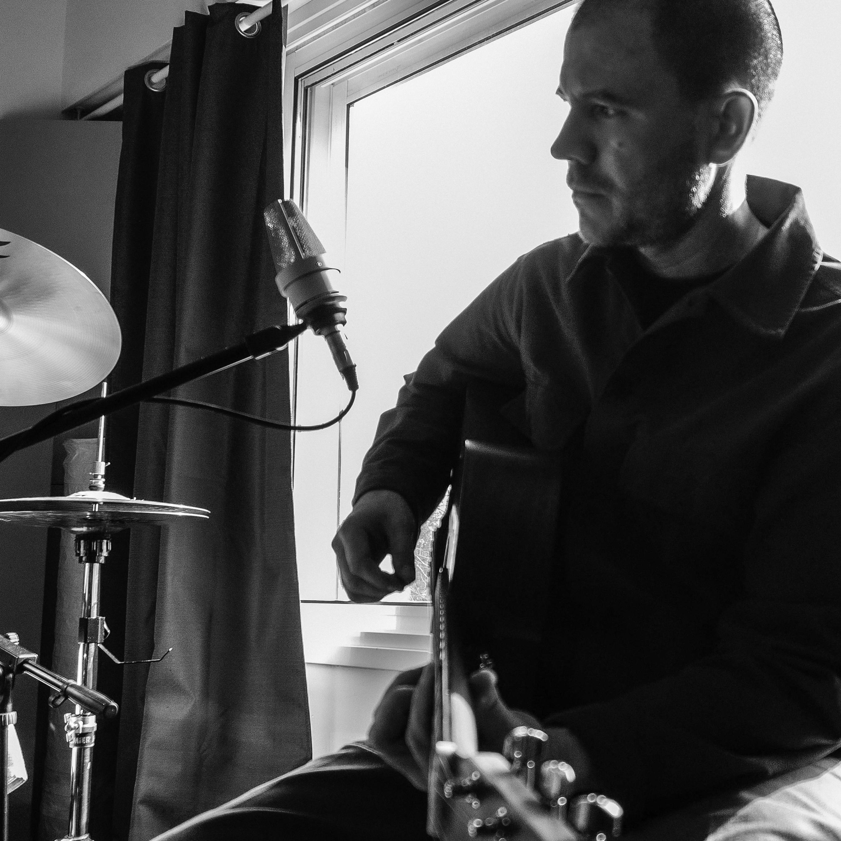 prod_track-files_1328837_extra_pictures_Emilio